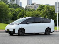 Li Auto Li Xiang MEGA Ultra - ფოტო 1