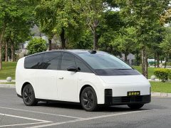 Li Auto Li Xiang MEGA Ultra - ფოტო 3