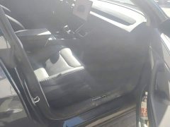 Tesla Model Y Rear-Wheel Drive Launch Edition - ფოტო 8