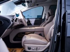 Li Auto i8 2025 Standard Edition - ფოტო 18