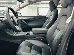 Tesla Model Y Rear-Wheel Drive - ფოტო 10