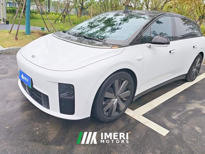 Li Auto i6 Four-Wheel Drive Standard Edition - ავტომობილი ჩინეთიდან