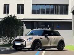 BMW MINI 1.5T COOPER Artist - ფოტო 1