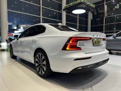 Volvo S60 B4 Smart Luxury Edition - ფოტო 4