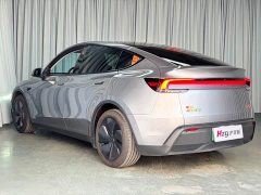 Tesla Model Y Rear-Wheel Drive - ფოტო 9