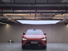 Xiaomi YU7 Four-Wheel Drive Max Edition - ფოტო 2