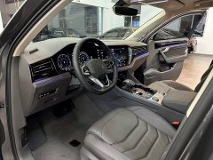 Volkswagen Touareg 3.0TSI Sharp Enjoyment Edition Jet Black Sport Package - ფოტო 6