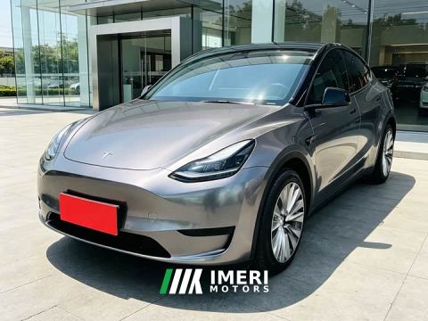 2024 Tesla Model Y Rear-Wheel Drive