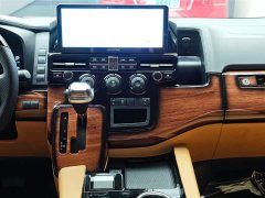 Toyota HIACE 3.5L Automatic - ფოტო 18