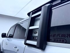 Land Rover Defender 2022 110 P400 Dark Edition - ფოტო 13