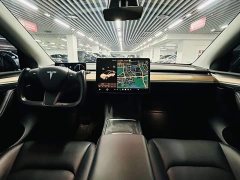 Tesla Model Y Standard Range RWD - ფოტო 7