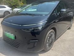 XPeng X9 Pure Electric 740 Extended Range Max - ფოტო 1