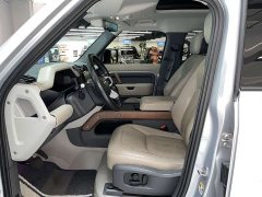 Land Rover Defender 2023 110 3.0T P400 Dark Edition - ფოტო 10