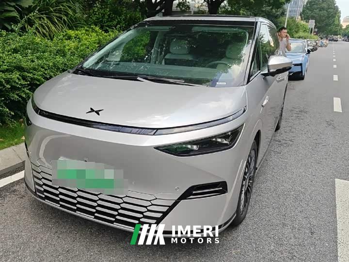 XPeng X9 Pure Electric 702 AWD High Performance Max