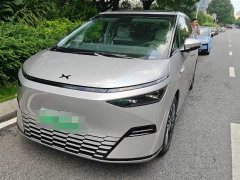 XPeng X9 Pure Electric 702 AWD High Performance Max - ფოტო 1