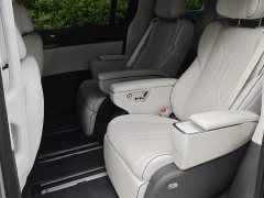XPeng X9 Pure Electric 702 AWD High Performance Max - ფოტო 8