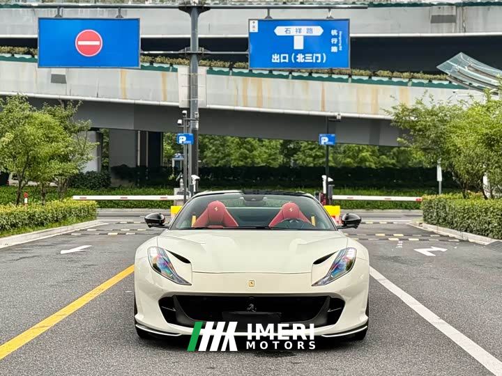 Ferrari 812 6.5L GTS