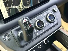 Land Rover Defender Facelift 110 3.0T P400 Dark Edition - ფოტო 18