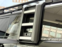 Land Rover Defender Facelift 110 3.0T P400 Dark Edition - ფოტო 8