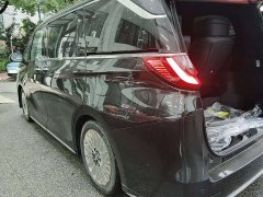 Lexus LM 2.5L Four-Seater - ფოტო 3