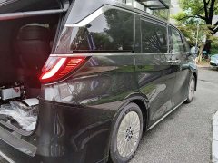 Lexus LM 2.5L Four-Seater - ფოტო 4