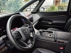 Lexus LM 2.5L Four-Seater - ფოტო 7