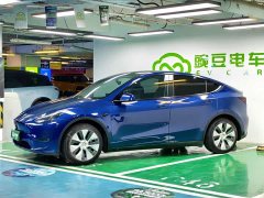 Tesla Model Y Long Range All-Wheel Drive - ფოტო 2
