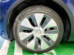 Tesla Model Y Long Range All-Wheel Drive - ფოტო 3