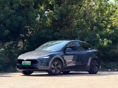 Tesla Model Y Rear-Wheel Drive - ფოტო 1