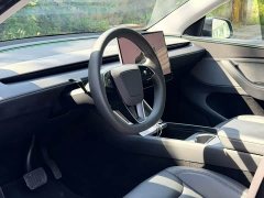 Tesla Model Y Rear-Wheel Drive - ფოტო 2