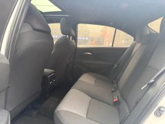 Toyota Corolla Hybrid 1.8H E-CVT Luxury - ფოტო 6