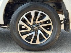 Navara 2.5L Automatic 4WD Premium QR25 - photo 9
