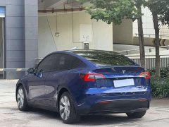 Tesla Model Y Standard Range RWD - ფოტო 11