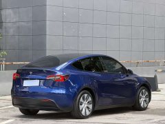 Tesla Model Y Standard Range RWD - ფოტო 9