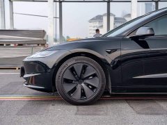 Tesla Model 3 Long Range All-Wheel Drive - ფოტო 4