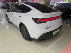 Tesla Model Y Rear-Wheel Drive - ფოტო 8
