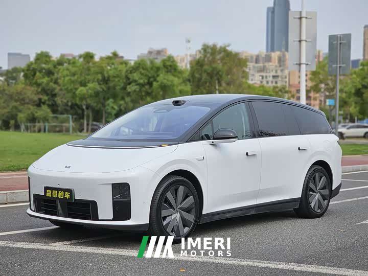 Li Auto i8 Standard Edition