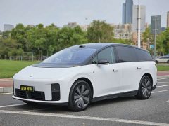 Li Auto i8 Standard Edition - ფოტო 1