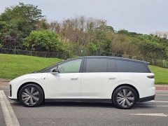 Li Auto i8 Standard Edition - ფოტო 4