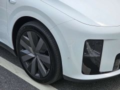 Li Auto i8 Standard Edition - ფოტო 7
