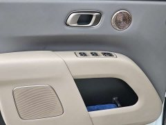 Li Auto i8 Standard Edition - ფოტო 8
