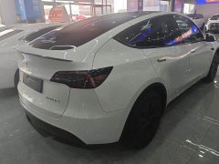 Tesla Model Y Rear-Wheel Drive - ფოტო 3