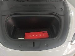 Tesla Model Y Rear-Wheel Drive - ფოტო 6
