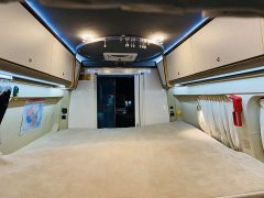 Ford Transit 2.0T Petrol Automatic Premium Commercial Business Travel Mid-wheelbase Mid-roof 7-seater National VI - ფოტო 17
