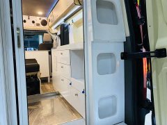 Ford Transit 2.0T Petrol Automatic Premium Commercial Business Travel Mid-wheelbase Mid-roof 7-seater National VI - ფოტო 9