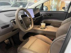 Li Auto i8 Standard Edition - ფოტო 4