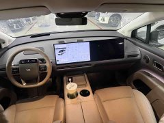 Li Auto i8 Standard Edition - ფოტო 5