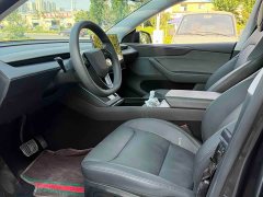 Tesla Model Y Rear-Wheel Drive Launch Edition - ფოტო 5