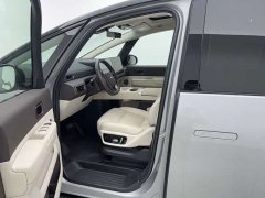 Li Auto Li Xiang MEGA Ultra - ფოტო 13