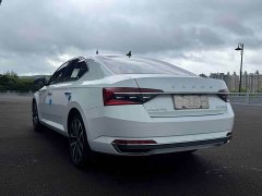Skoda Superb TSI280 DSG Prestige - ფოტო 4